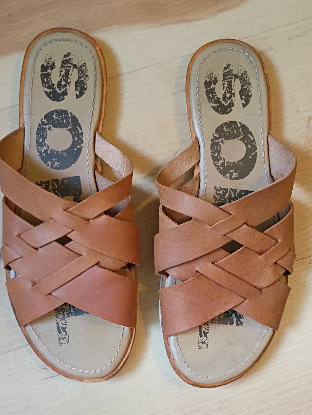 Sorel Leather Woven Front Flat Slide Sandal - Picture 2 of 7